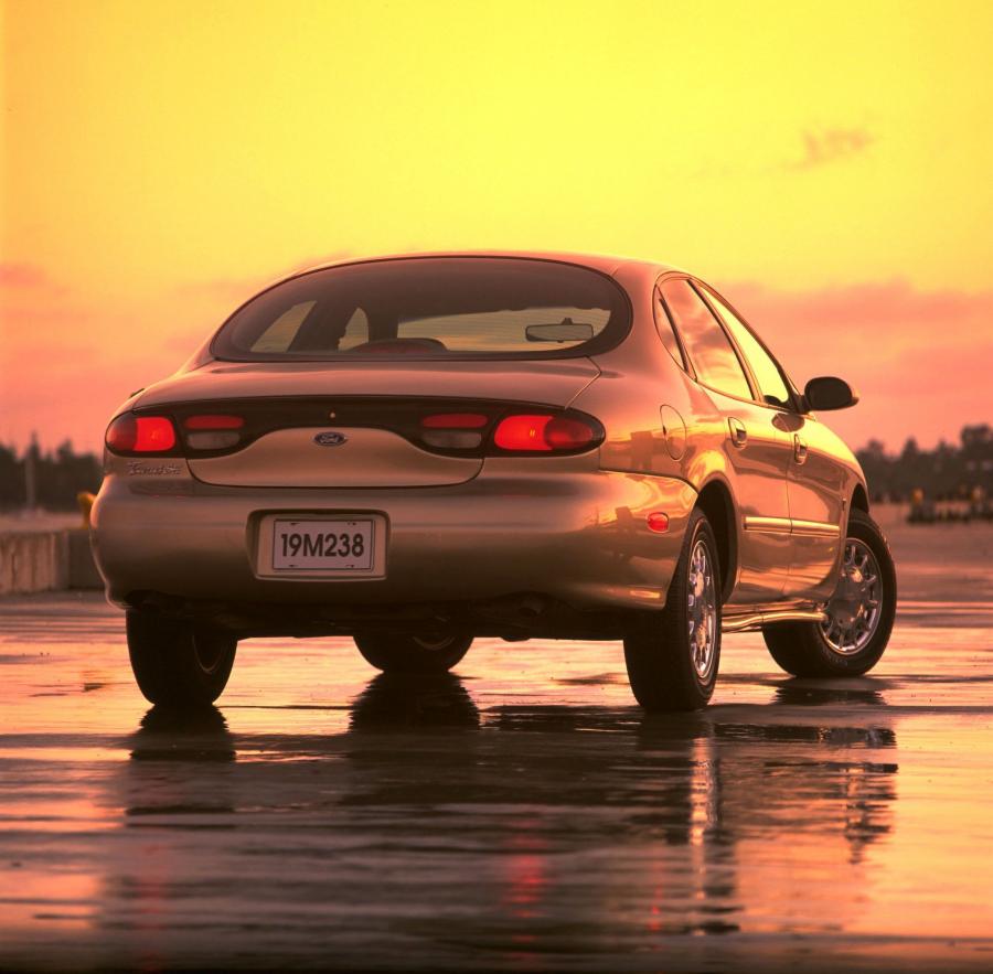  Ford Taurus 1996 года  (фото 5 из 16)
